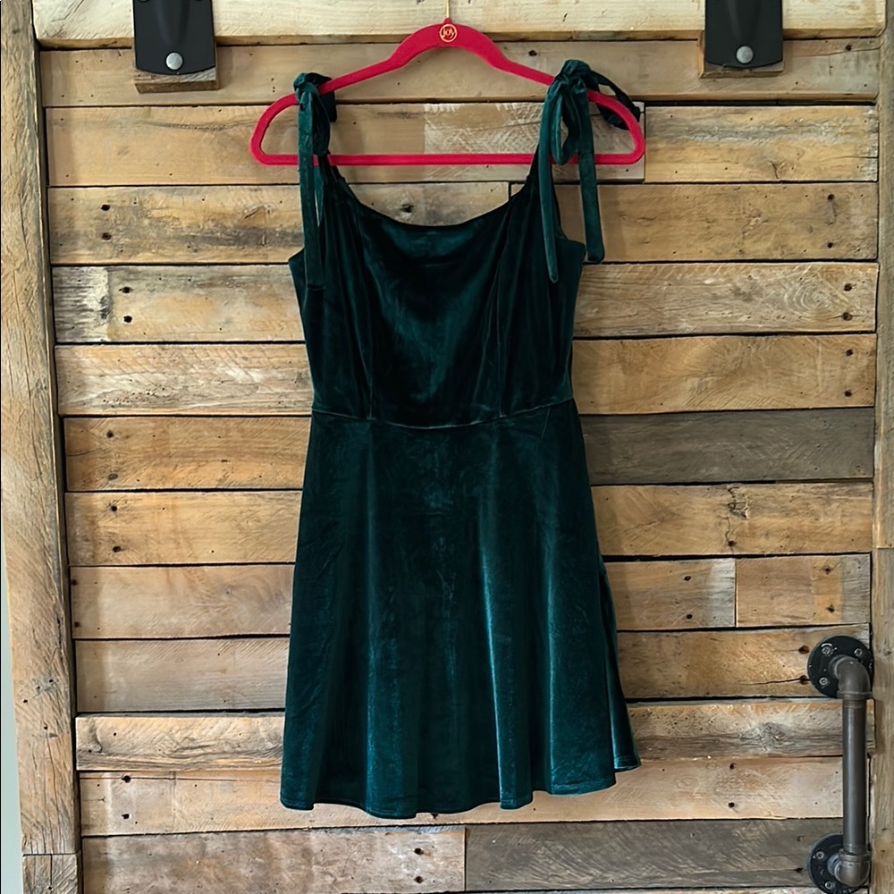 Elegant Green Velvet Dress